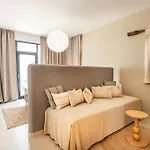 בית הארחה Rezident 2&3